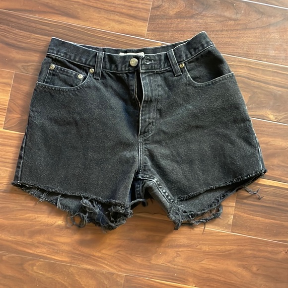L.L. Bean black shorts size 8 petite - Picture 1 of 4